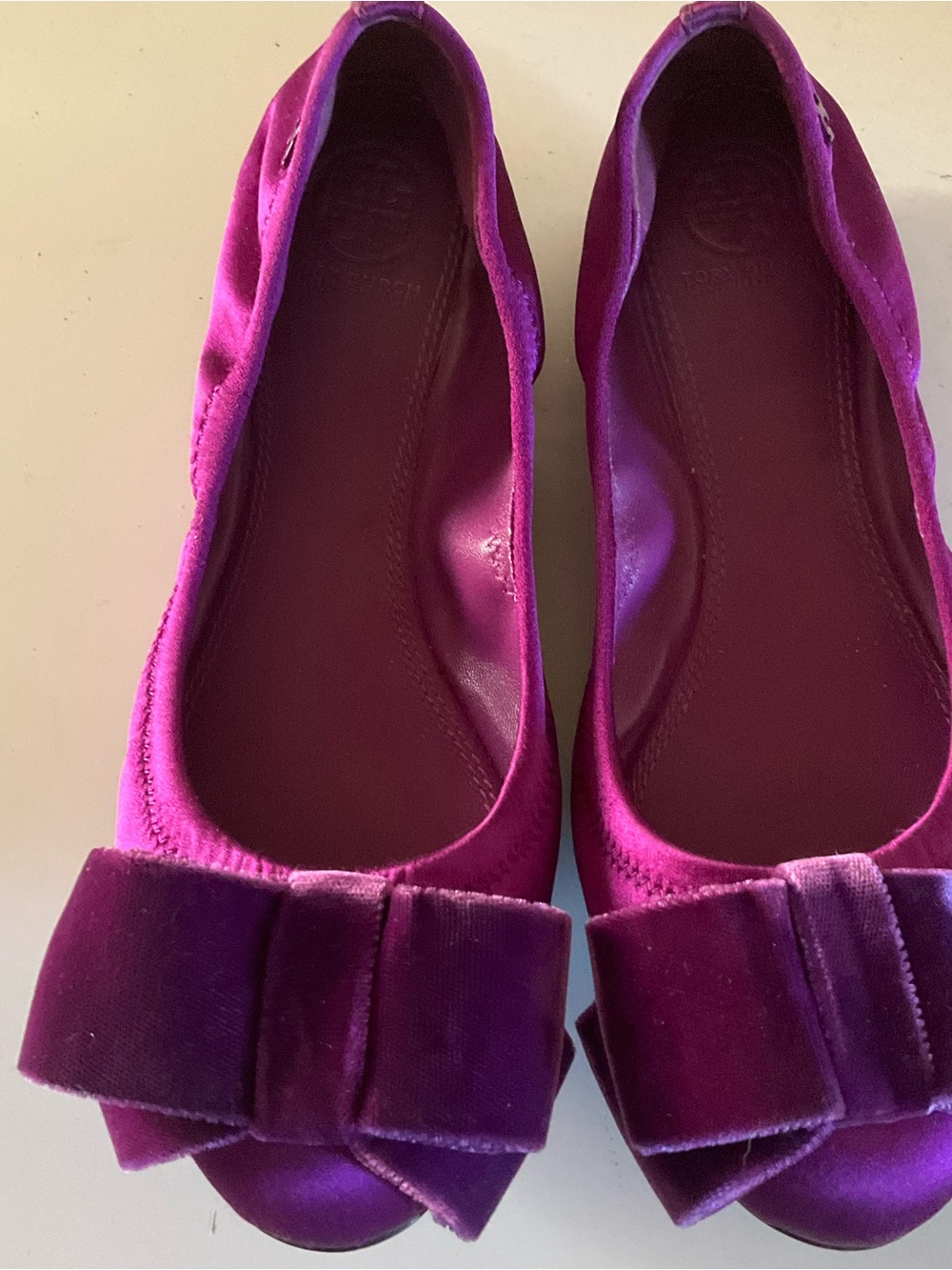 Tory Burch Velvet Bow Ballet Flats in Magenta